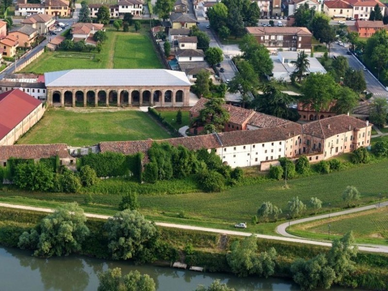 Corte Benedettina ripresa dall'alto